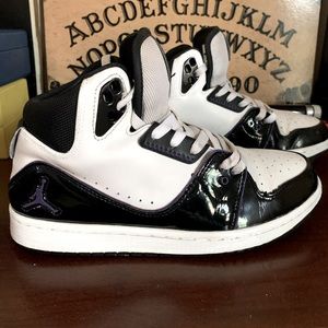 Jordan Flight 45 ( Mens Size 8 )